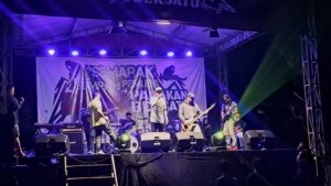 Peringati Sumpah Pemuda, Pemuda Desa Parakan Gelar Pentas Seni dan Parade Band