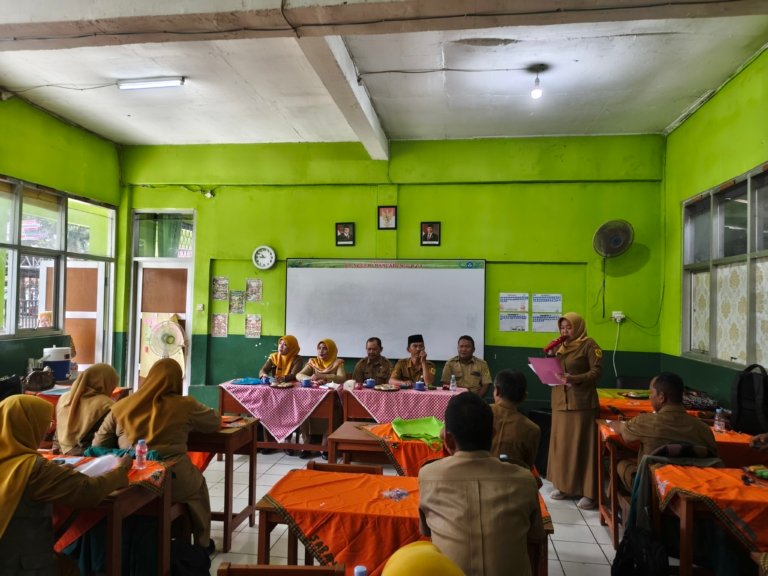 Perkuat Sinergi Pendidikan, Kwarran Rancabungur Hadiri Sertijab PLT Kepala Sekolah